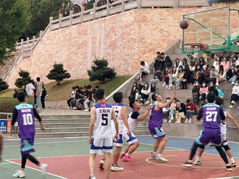 刘云玲1.jpg 刘云玲1.jpg