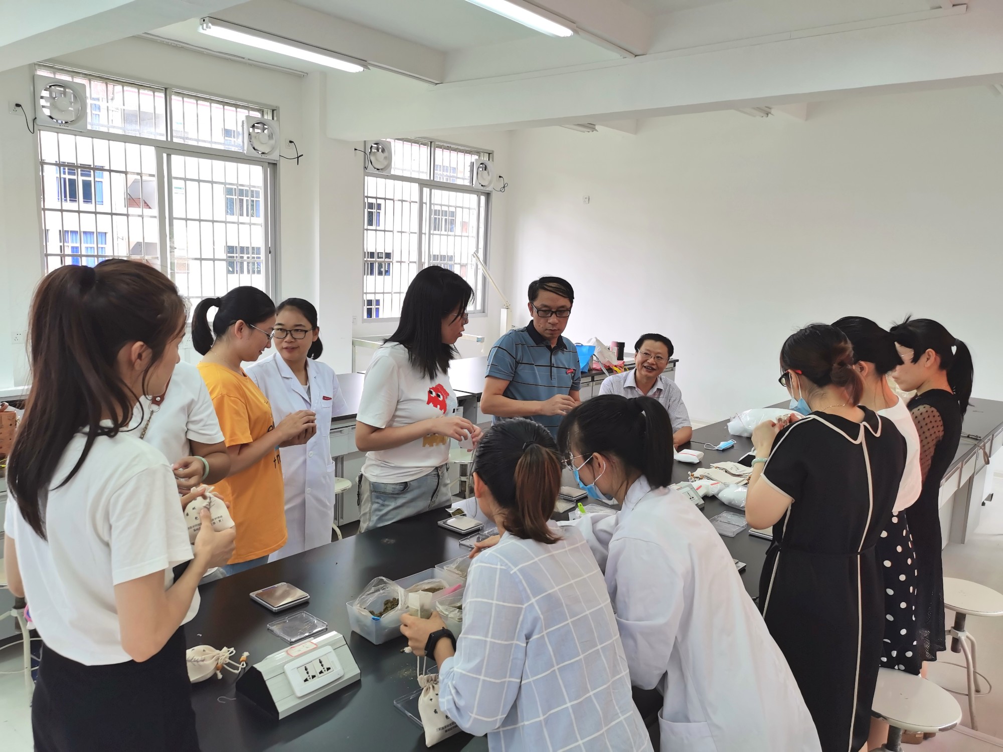 中药香文化宣传2.jpg 中药香文化宣传2.jpg