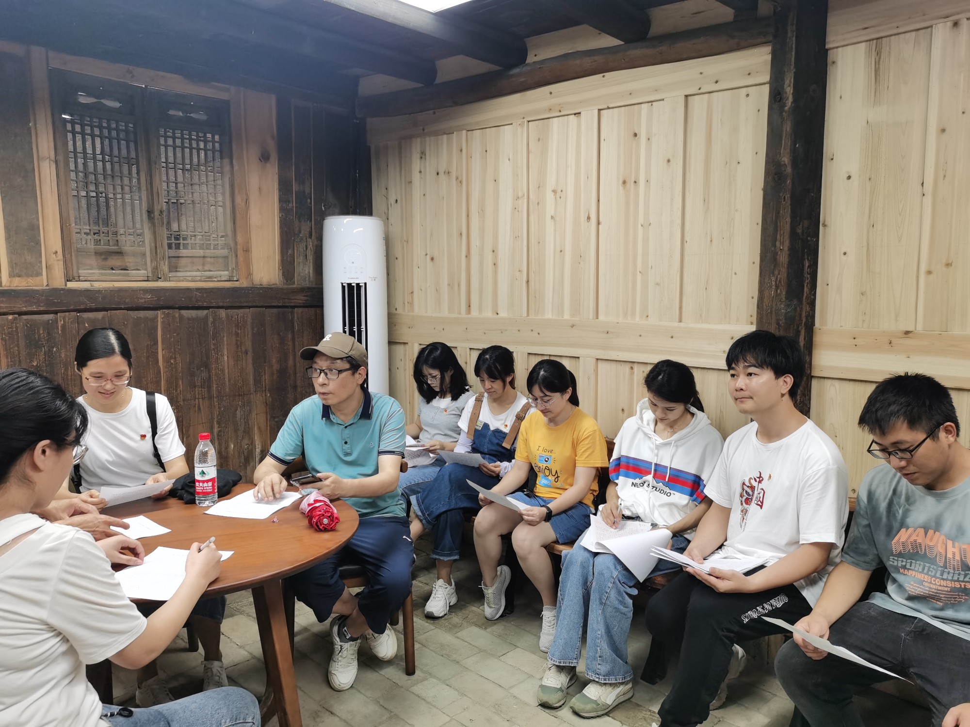 专题党课和研讨会2.jpg 专题党课和研讨会2.jpg