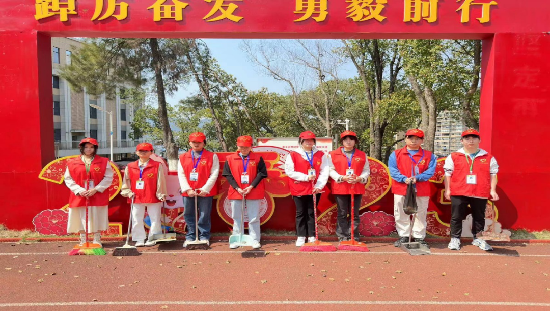 医护雷锋.png 医护雷锋.png