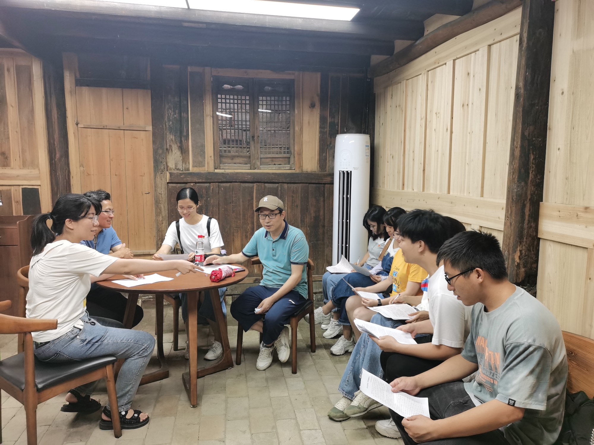 专题党课和研讨会1.jpg