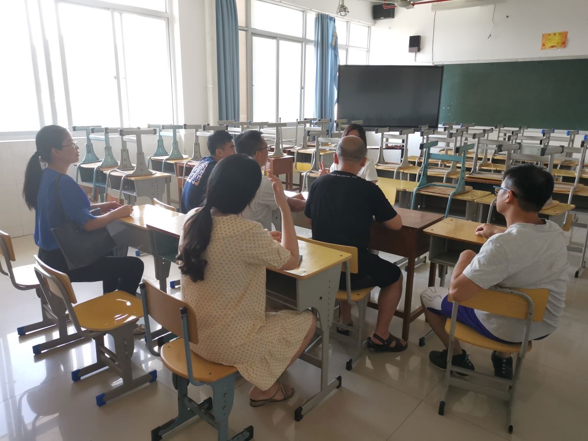 两会.jpg 两会.jpg