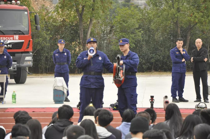 微信图片_20191120103113_编辑.jpg